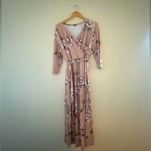 Long fashion dress with three quarter sleeves